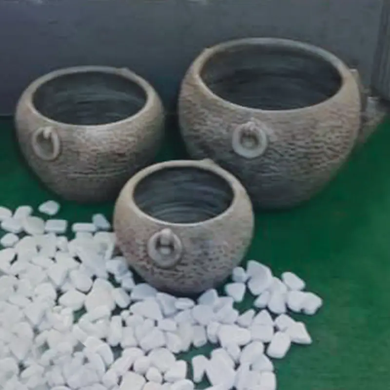 poettry pot with hands gray color 3 شالية فخار مزخرفة و بيد 1